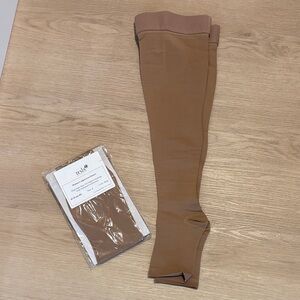 2 pair 20-30 mmHg Compression Stockings